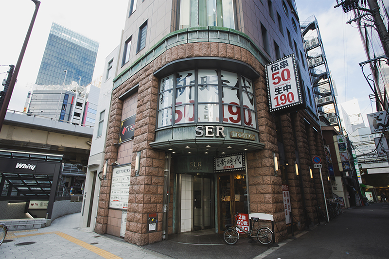 泉の広場からすぐ